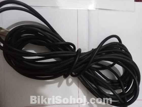 Microphone, cable.